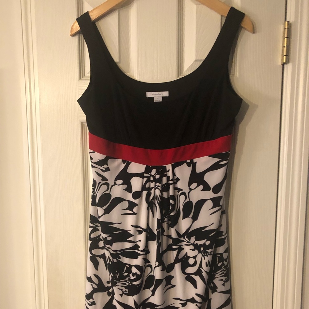 Women’s Dress Barn Red/Black/White sleeveless dress.